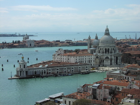 Venezia punta della dogana