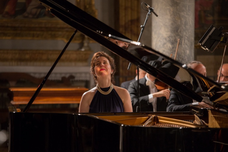 Angela Hewitt concerto a Perugia Basilica di San Pietro con il suo TMF