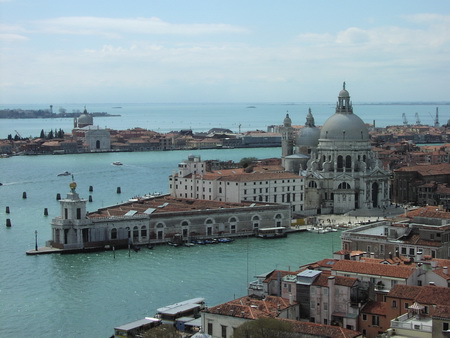 Venezia punta della dogana 1