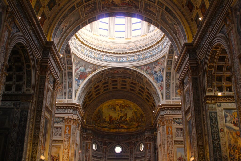 L'interno della Basilica di Sant'Andrea a Mantova