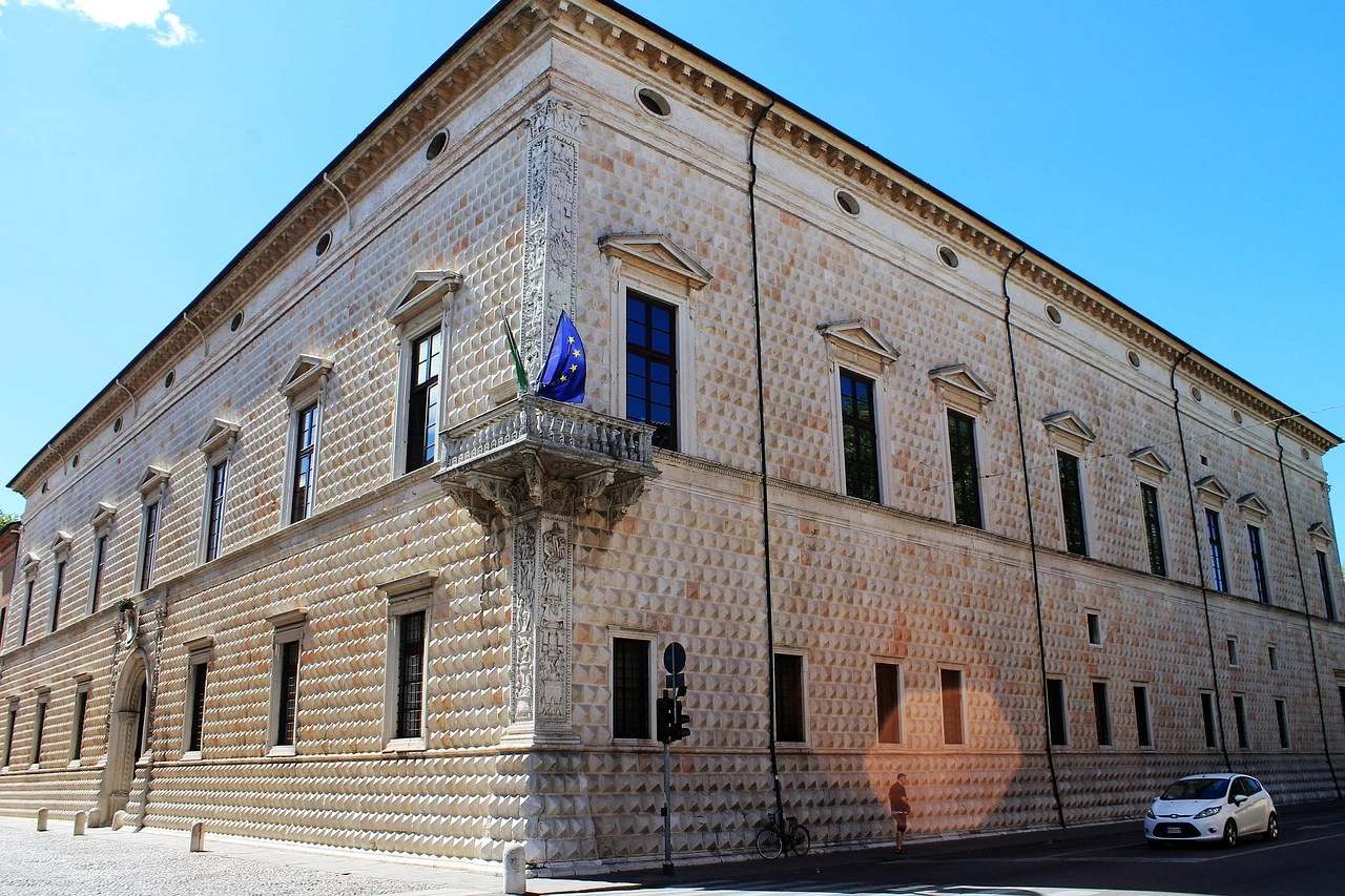 Palazzo dei diamanti