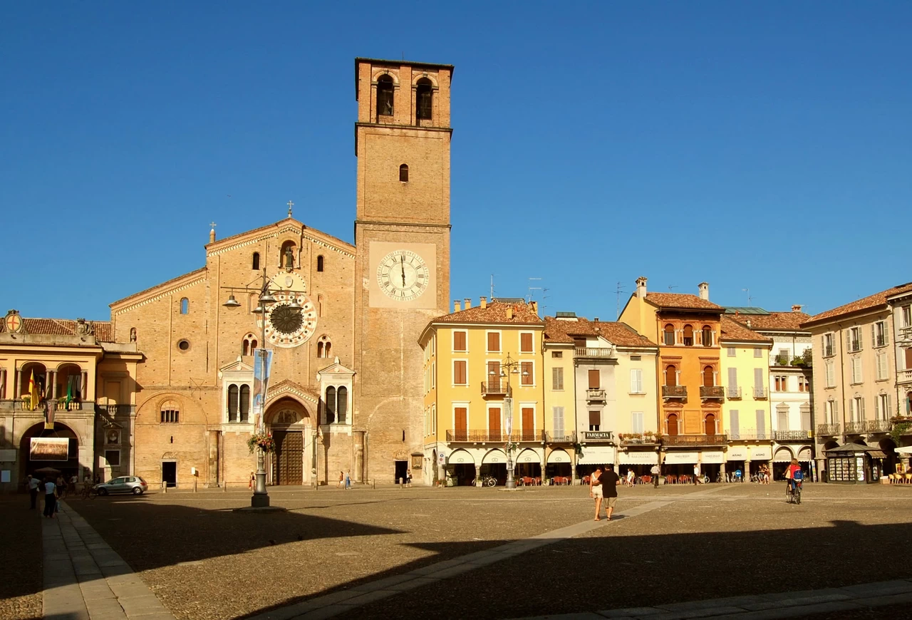 Lodi: piazza duomo