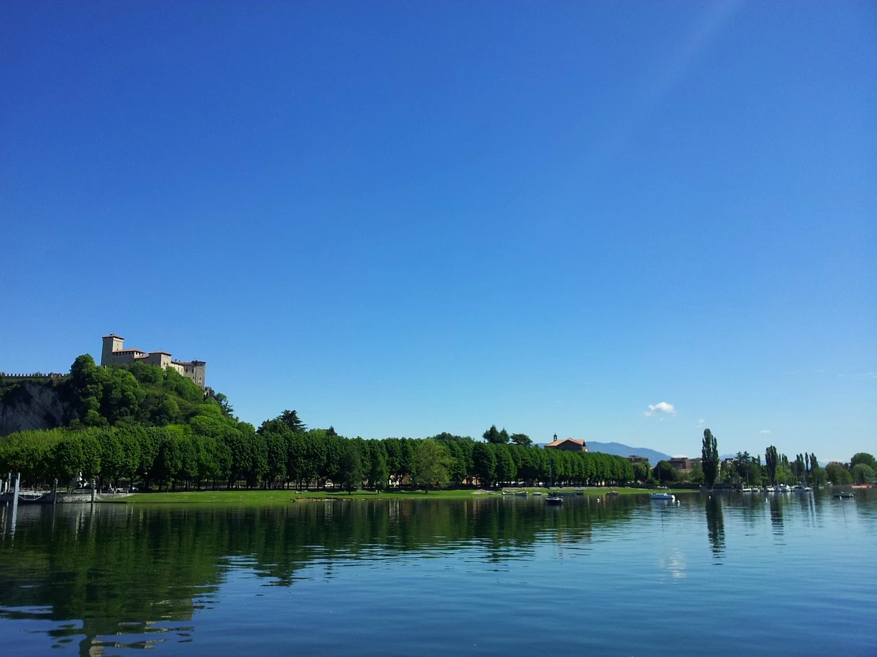 i giardini di Angera