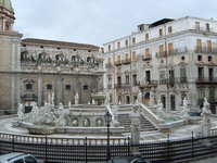 800px Piazza della vergogna resize