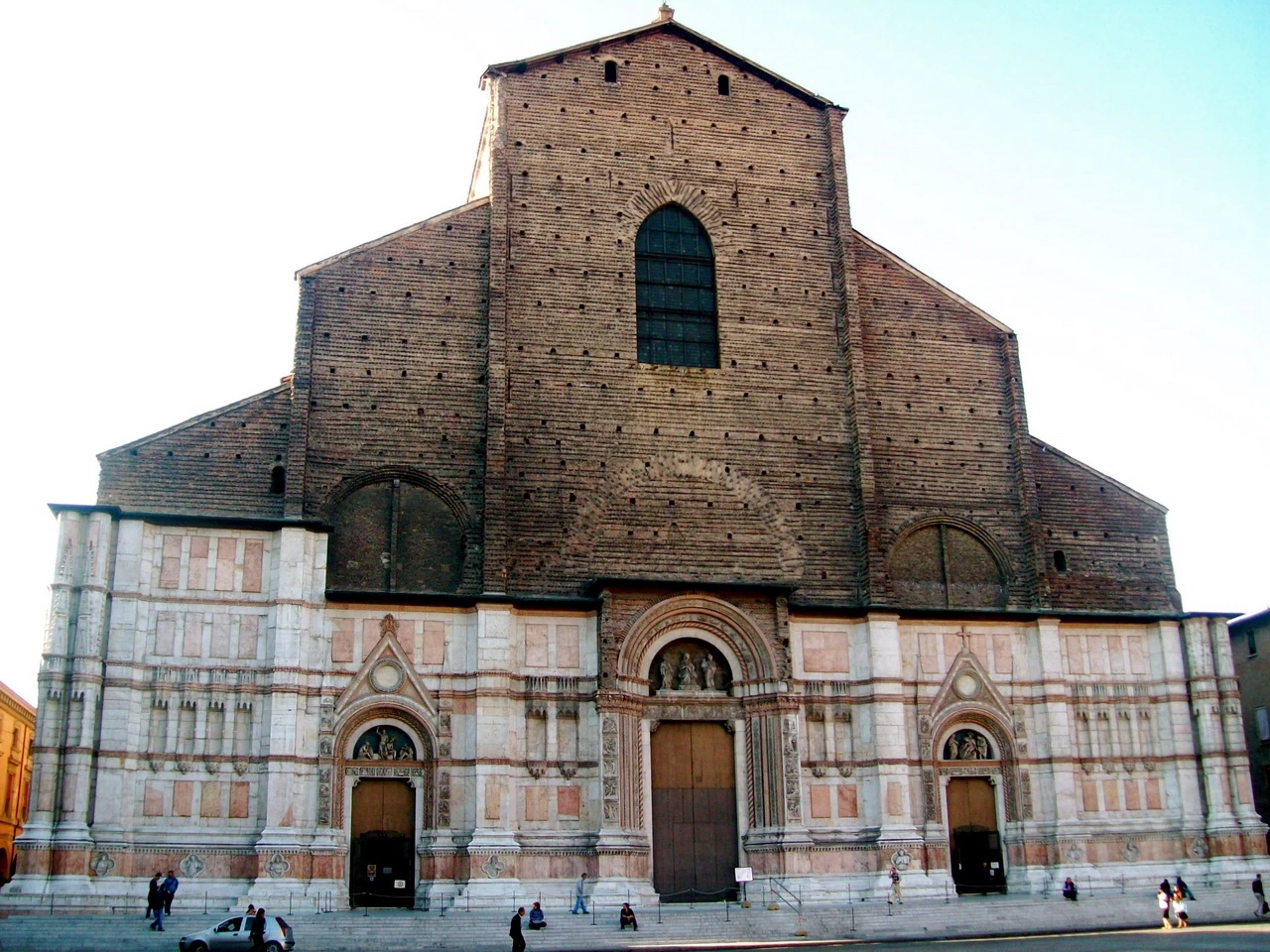 San Petronio, Facciata