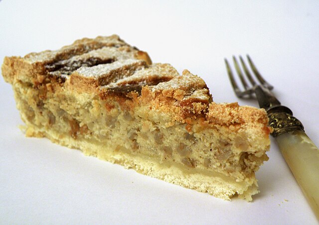 640px Pastiera slice ready to eat