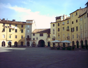 La piazza di Lucca